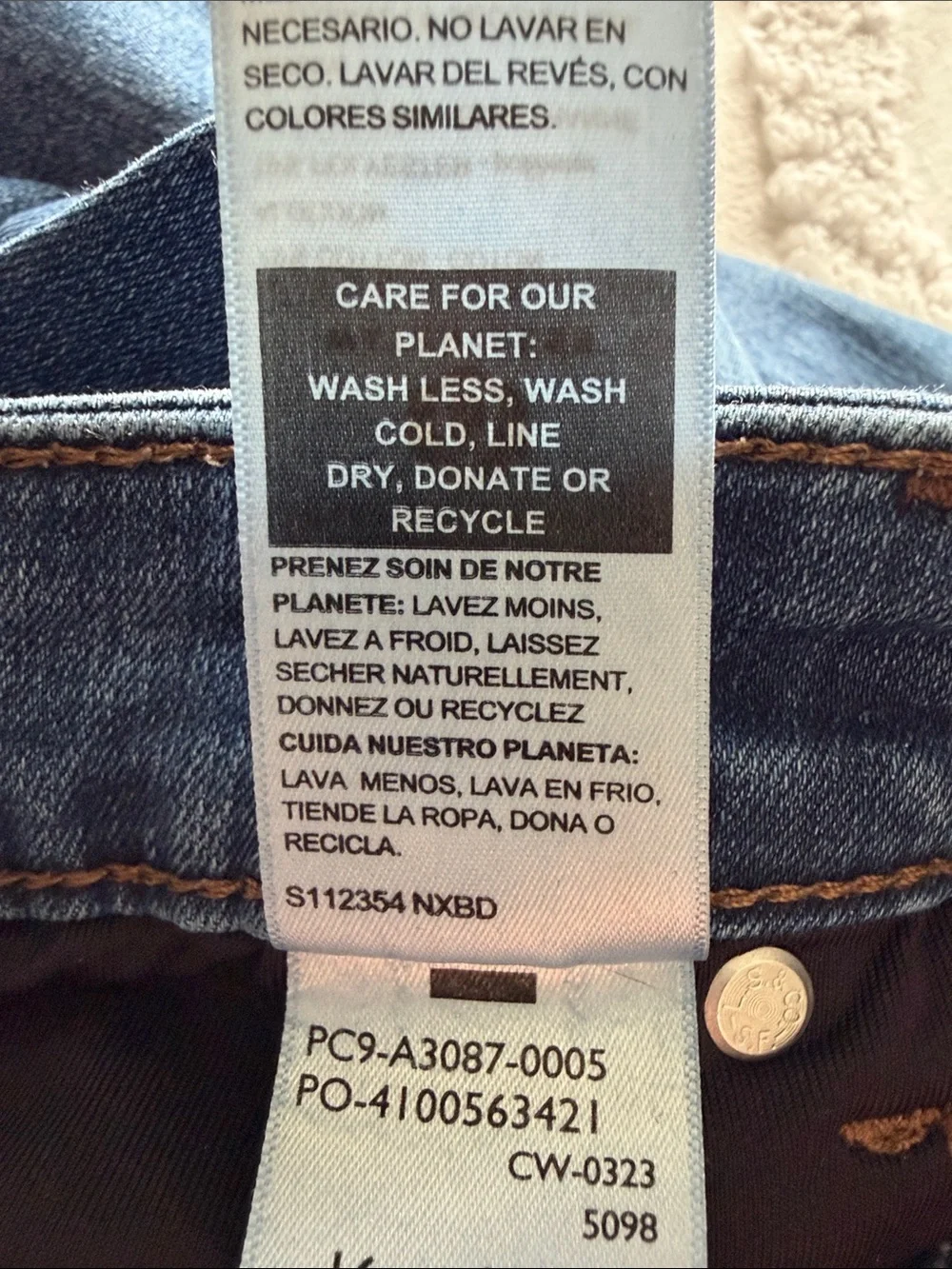 Denizen Levi's Light Blue High-Rise Ankle Straight Jeans. Size 16. Frayed Cuffs.
